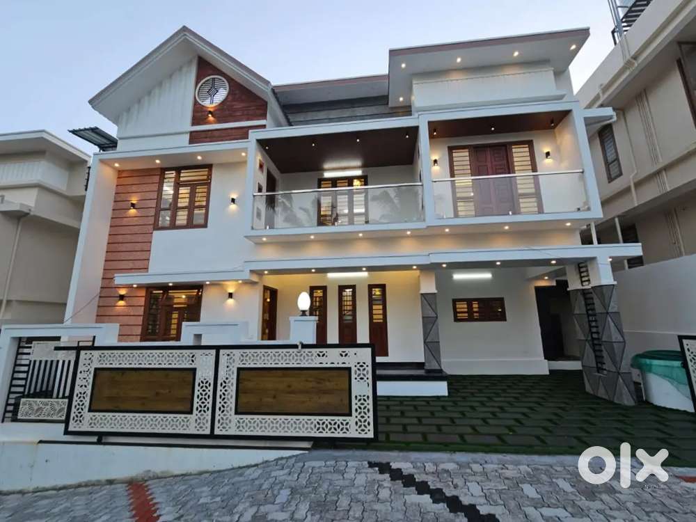 Brand New 4BHK Luxury Home for Sale - Pukkattupady (Bavaapady)