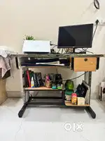 Computer table