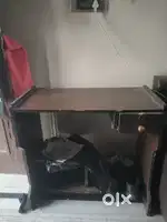 Computer table