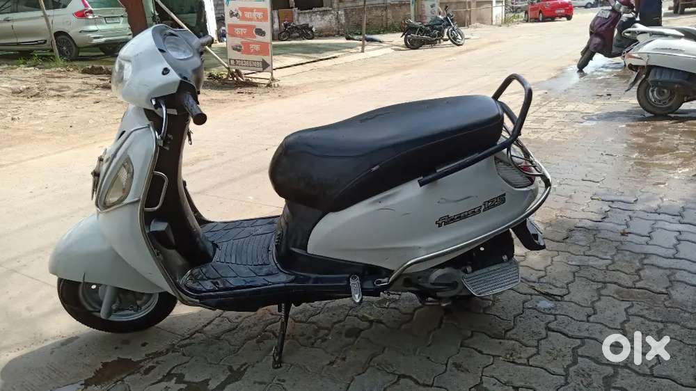 Sale scooty urjent