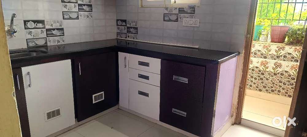 Flat for lease or sale