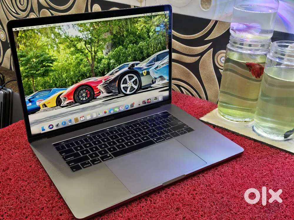 Apple Macbook Pro i7/16/256gb SSD 5.5gb Graphics 15inch Retina Display