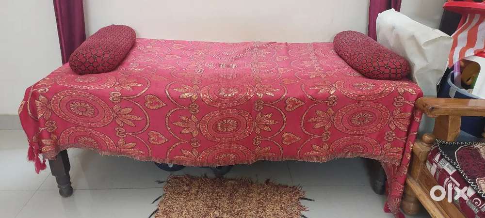 Small Deewan/Seti for sale