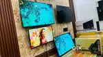 32inch smart freamlesss soundbar led tv brand with 1 year warranty