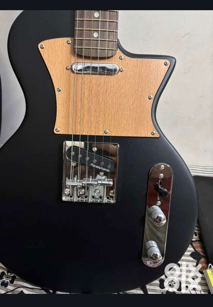 Electrical Guitar Newen brand with Amplifire and cover