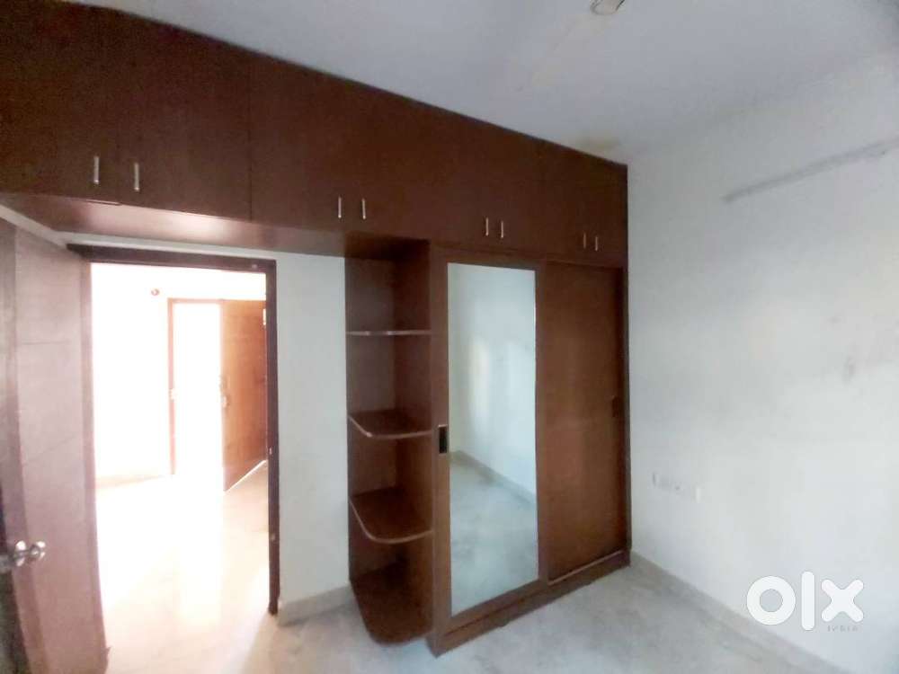 Ad By OWNER MG ROAD 1km RAIDIUS 2bhk NEW Building BANGALORE CENTRAL