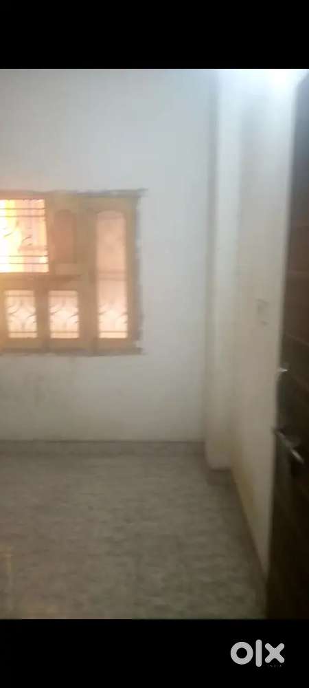 Flat for boys & family near dav college, kotwali,Daranagar