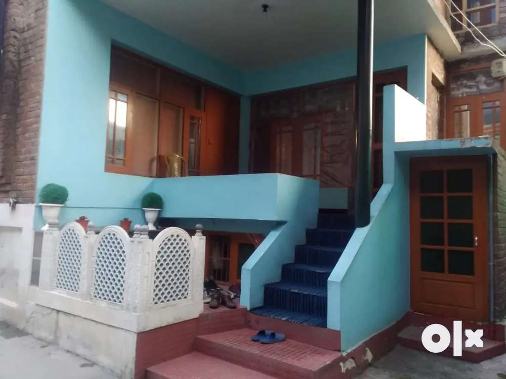 Large modern house for sale at prime location at Daulatabad Khanyar.