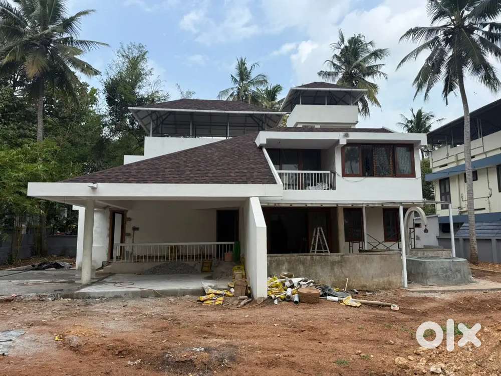 Large House on Rent only for Preschool near DPI junction Vazhuthacaud