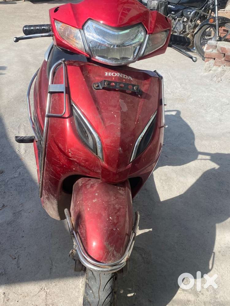 Back light ka sisa tut rha hai or koi problem nhi hai