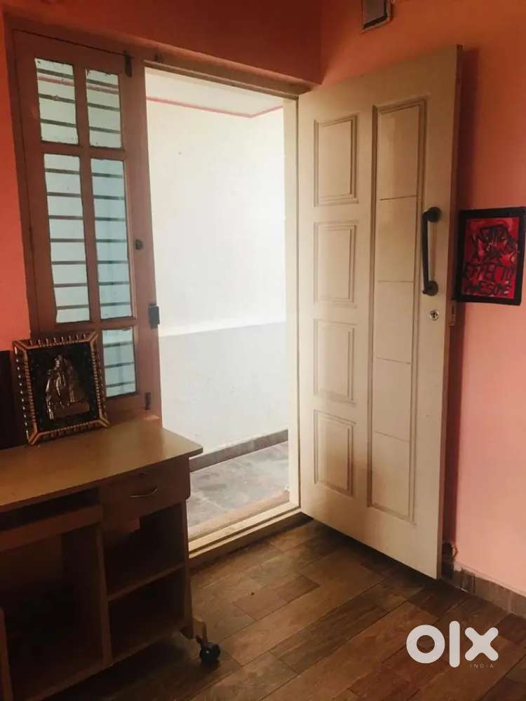 1BHK house for rent for bachelor