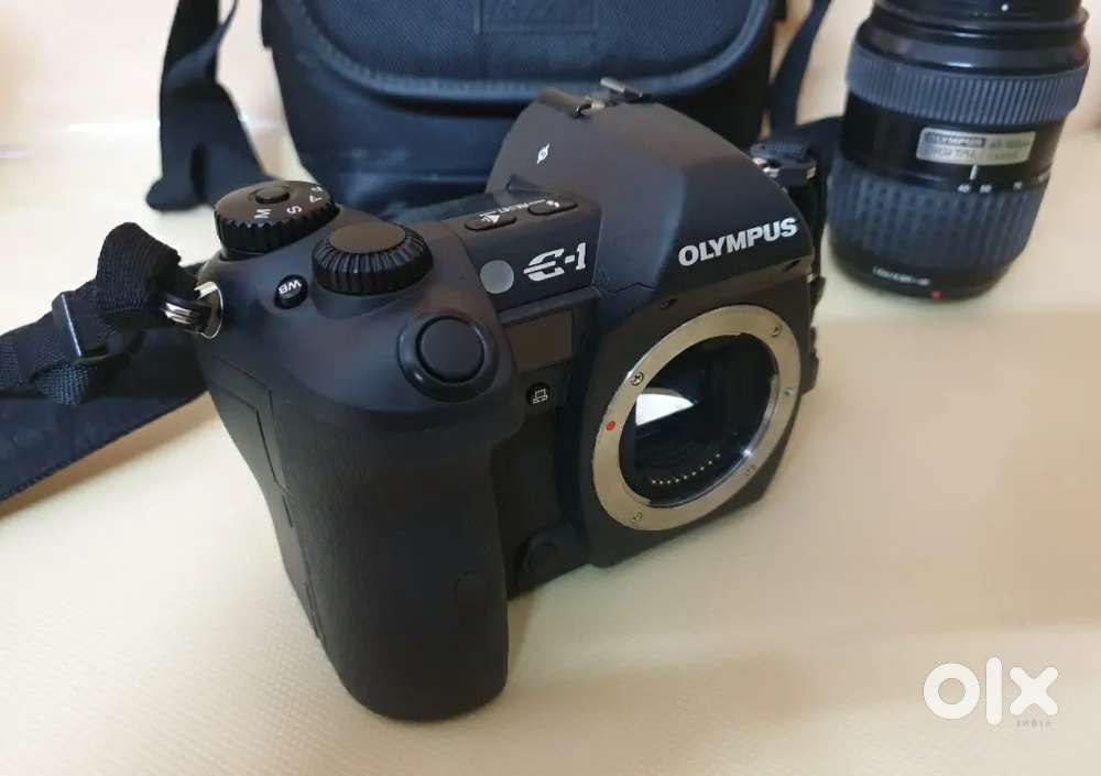 Rare & Vintage Olympus E-1 /  E1 First DLSR Antique Camera in History