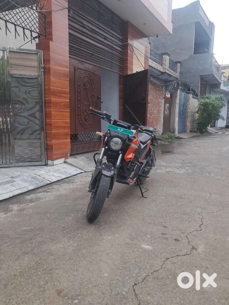 Electric sport bike under warranty battery top model with 140km range