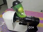 Electric juicer