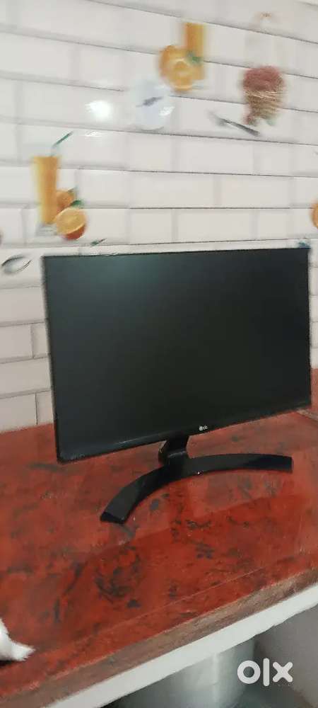 LG MONITOR 21 INCH IPS PALACE TOP CONDITION
