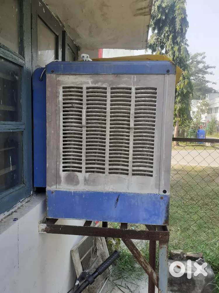 02 Cooler in good Condition