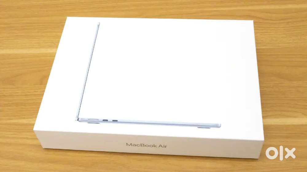 Macbook air 13inch M4, 16gb ram, 256gb storage