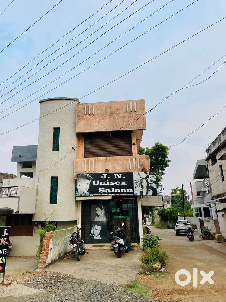 Shop for rent in first floor