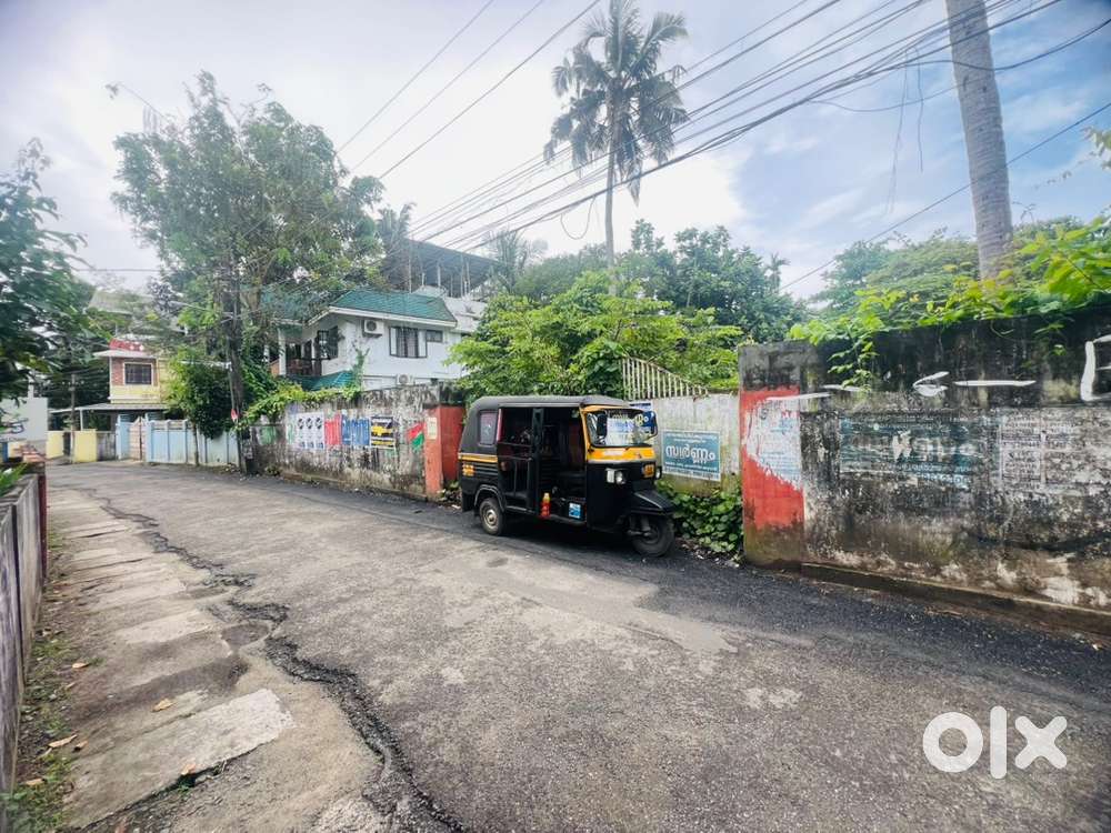 Ernakulam kadavanthara metro 500metr 50cent plot cent 18lakh