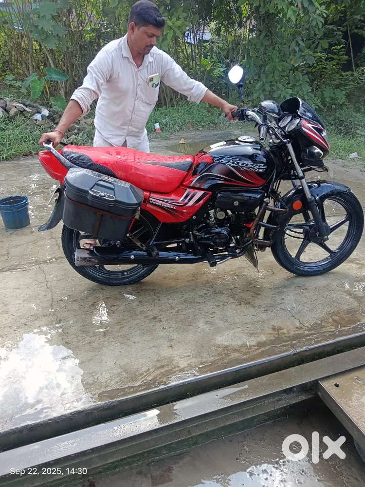 2010 model hai, koi problem nhi hai chlane me