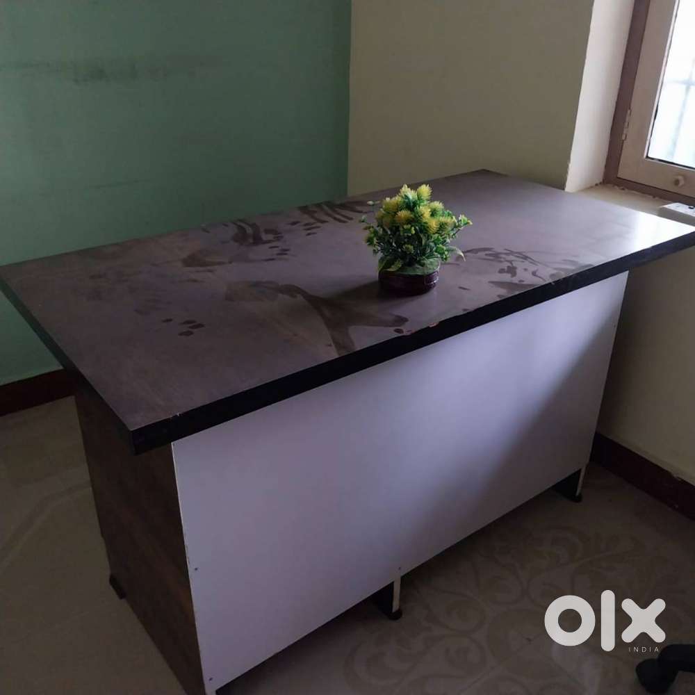 Office Tables & Chair