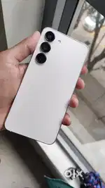 Samsung galaxy s23 (like new)
