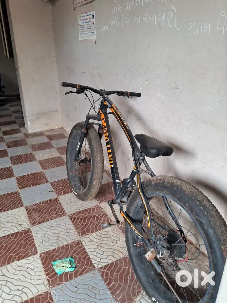 Ye cycle bechni hai jisko bhi chahye wo contact kre