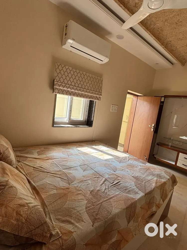 1 rk full furnished near bani park , Sindhi camp