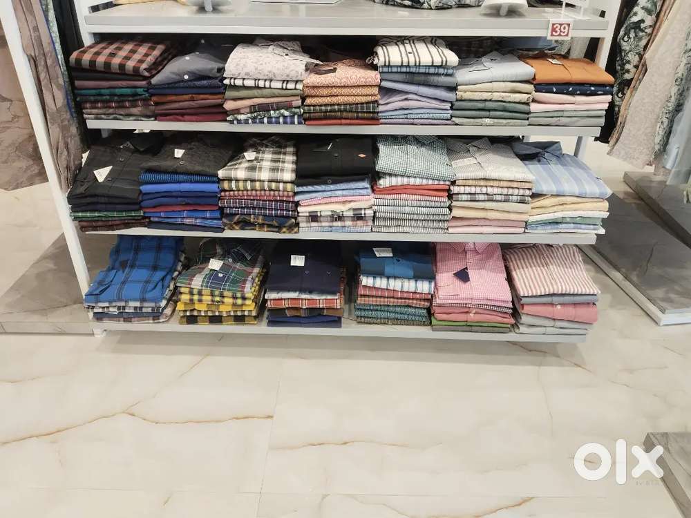 Vanheusen Showroom sales staff