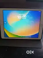 ipad 6th generation Silver, 32 GB ROM wifi only