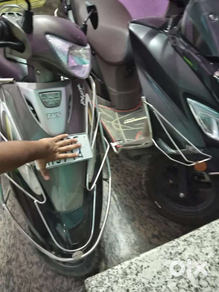 There is a very good condition of scooty nd only few scrach