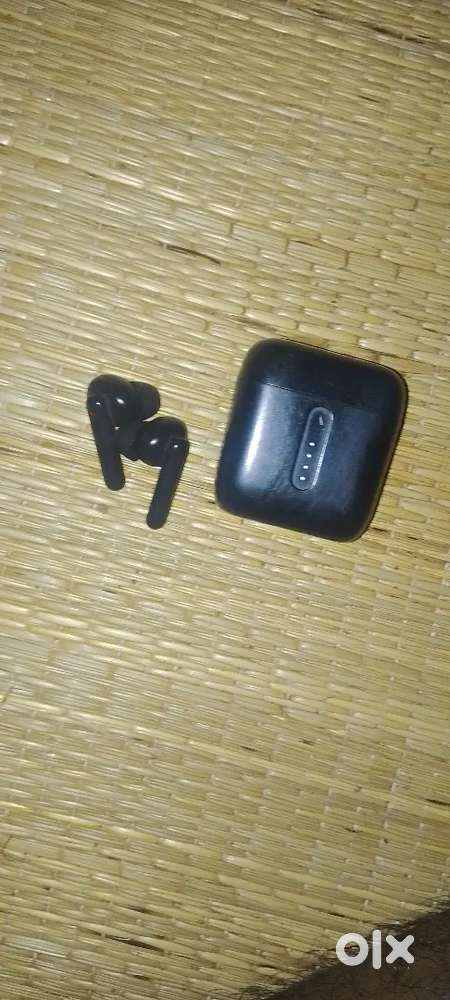 Airpods boat
