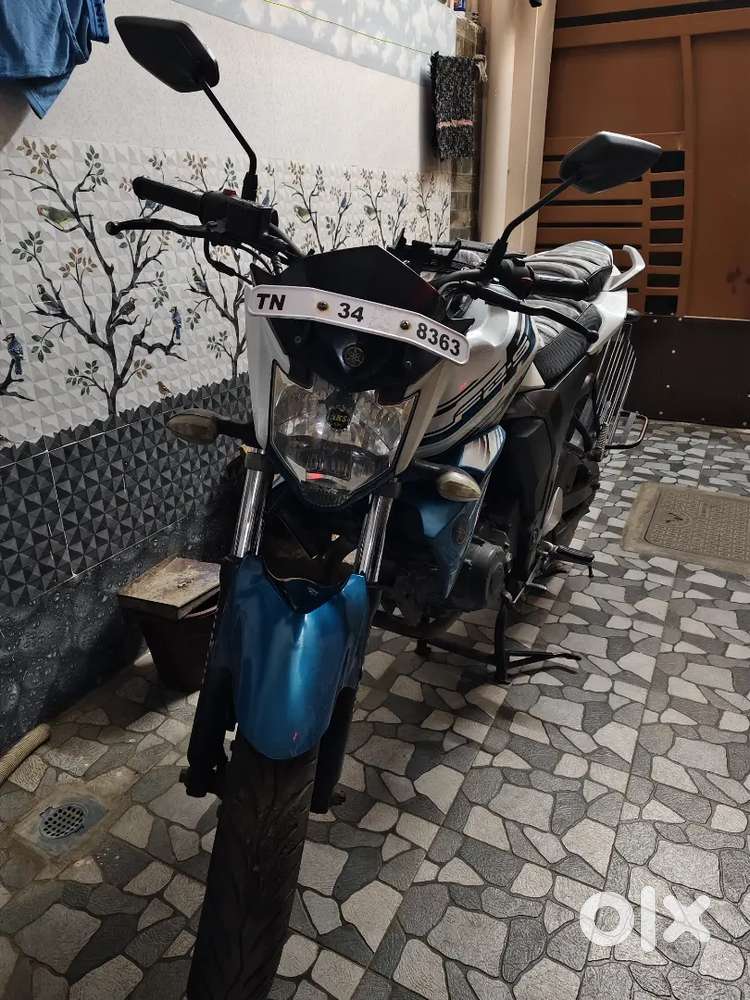 YAMAHA FZ V2