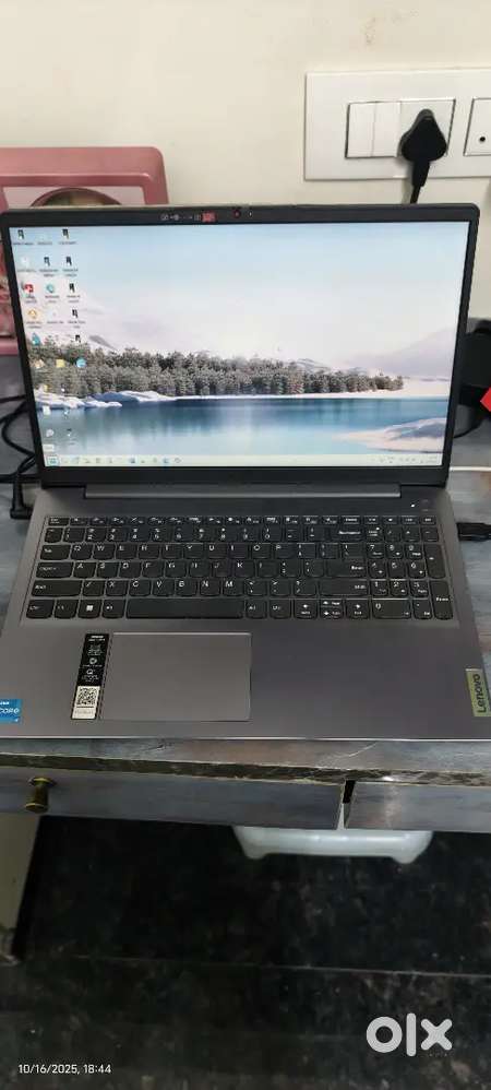 Lenovo i3 11th gen 15.6 laptop