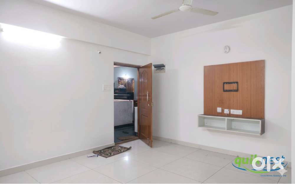 3 BHK Semi-Furnished Apartment for Lease in Singasandra / Kudlu