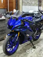 R15 V4 FOR SALE ( PAY 20000 AND GET IT IN EMI )