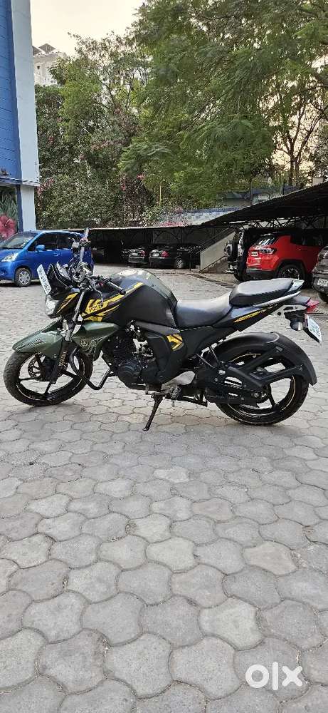 Yamaha fz military green color bike in good condition
