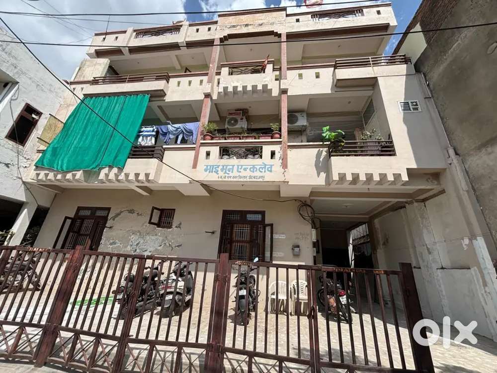 Flat for urgent sale