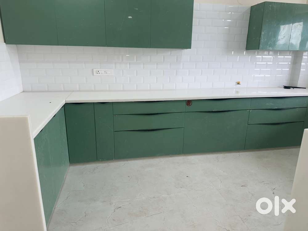 Property good location near park school hospital