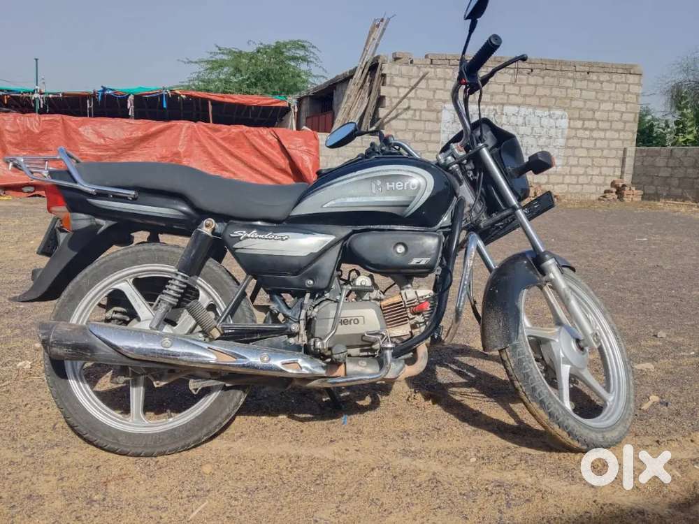 Sport bike leni hai, isliye bech rha hu,