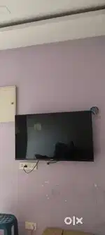 1month old 43inches nikashi tv