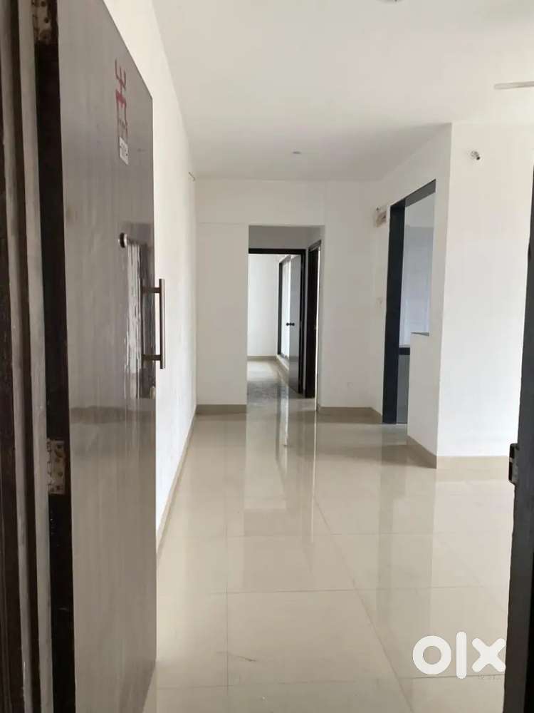 Spacious 2bhk in tower prime location