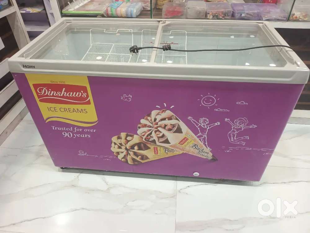 Ice cream refrigerator for shop