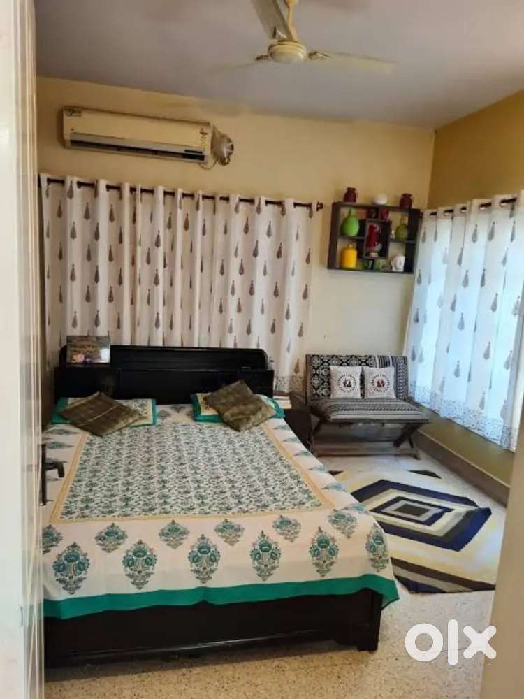 One room set Ac room with kitchen ro gzeer bed fridge gas chula car
