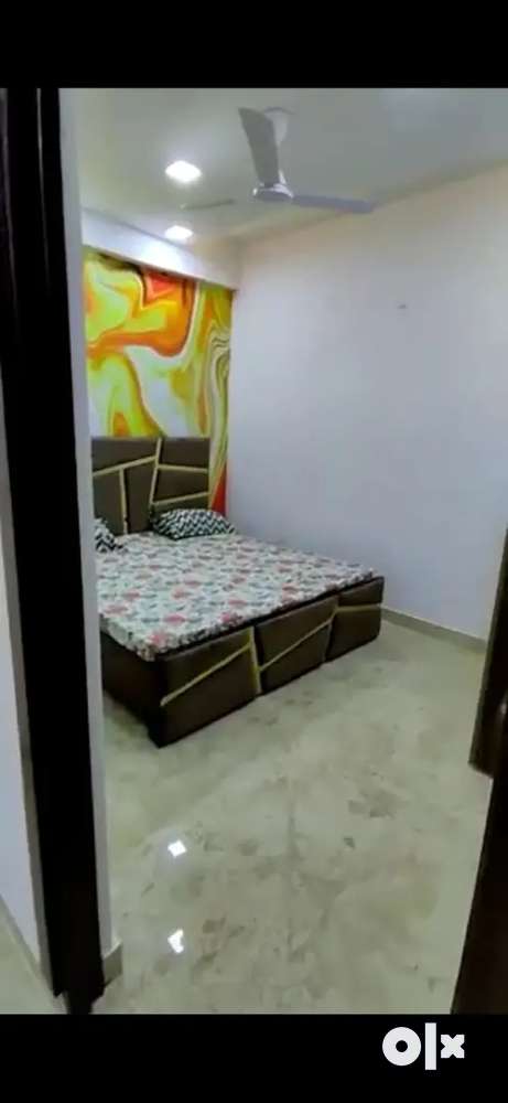 3bhk semi furnished 3 tier security parking tample inside society