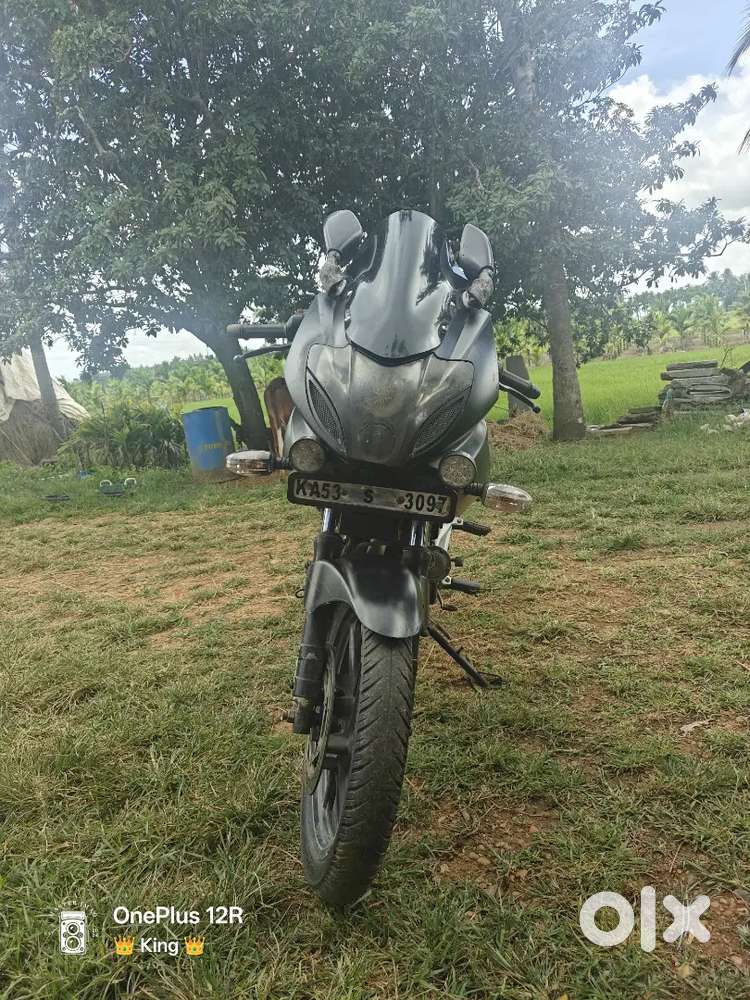 Bajaj Pulsar 220