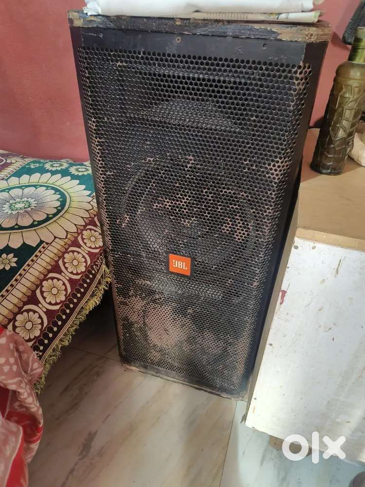 Speakers with JBL cabinet pair with 600W Amplifier