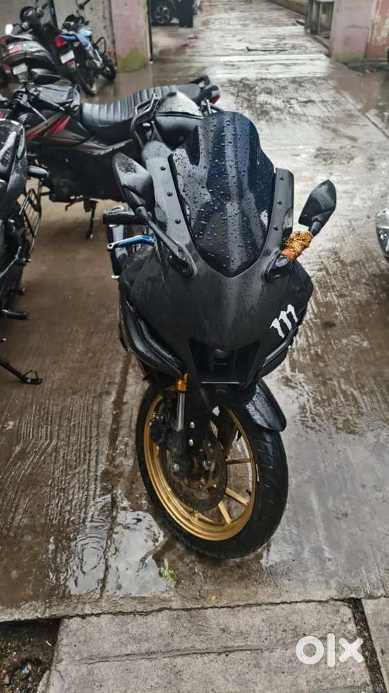 Yamaha R15 V4
