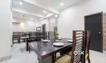 Cloud kitchen (kitchen and dining area)