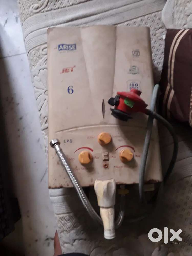 Gas Geyser in excellent condition.